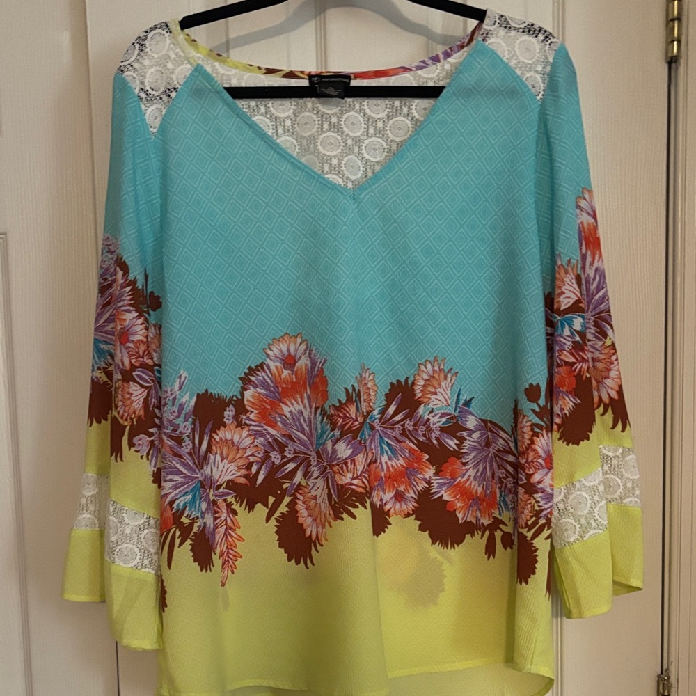 New Directions Multicolor Floral Blouse